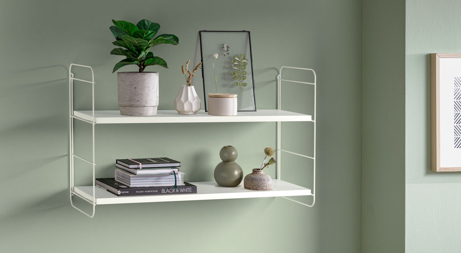 Small Shelf – Practical Storage for Small Rooms